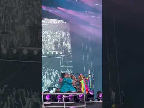 BOMBA ESTEREO BROUGHT OUT NELLY FURTADO AT OSHEAGA 😱 | MUCHMUSIC