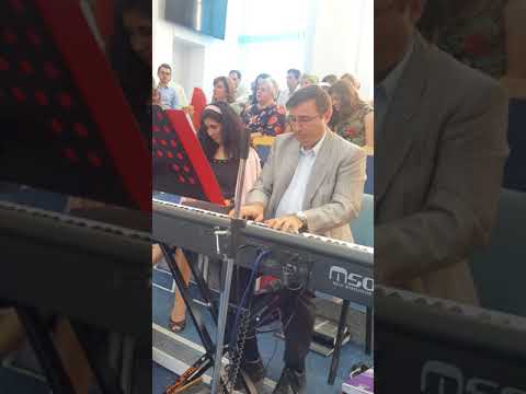 Veniți pământeni!