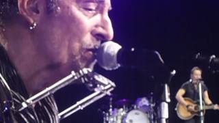 Bruce Springsteen, The River Tour 17.05.16 San Sebastian, Donostia: Solo acoustic This Hard Land