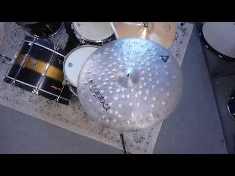 Istanbul Agop 22" Dry Dark Crash Cymbal 1718g