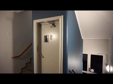 Original 1943 Thomas B. Thrige traction elevator @ Nørrebro Vænge 13, Copenhagen, Denmark