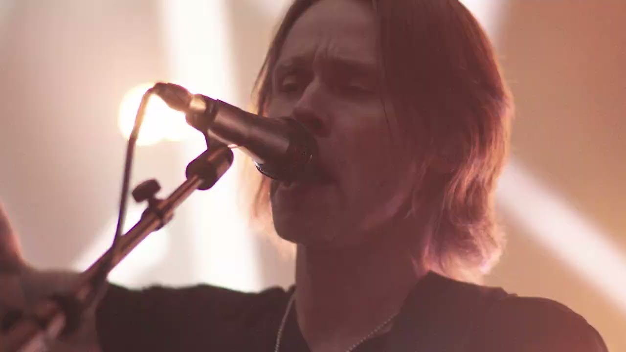 Alter Bridge - Holiday (Official Video) - YouTube