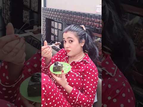 chocolate brownie with vanilla ice cream #chocolate #icecream #brownie #mixed #yummy #dessert 🍨🍰