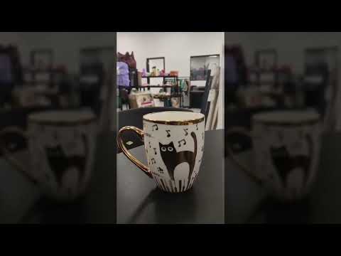 A Caneca de Porcelana com Estampa Meow STR014, Caixa c/72 UN, colocar no carrinho somente múltiplos da caixa.