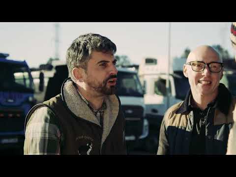 Iancsi și Neluțu cumpără o sărăriță | Epic Show