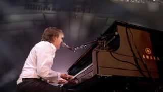 Maybe I&#39;m Amazed - Exelente Version En Vivo desde Japon (2013)