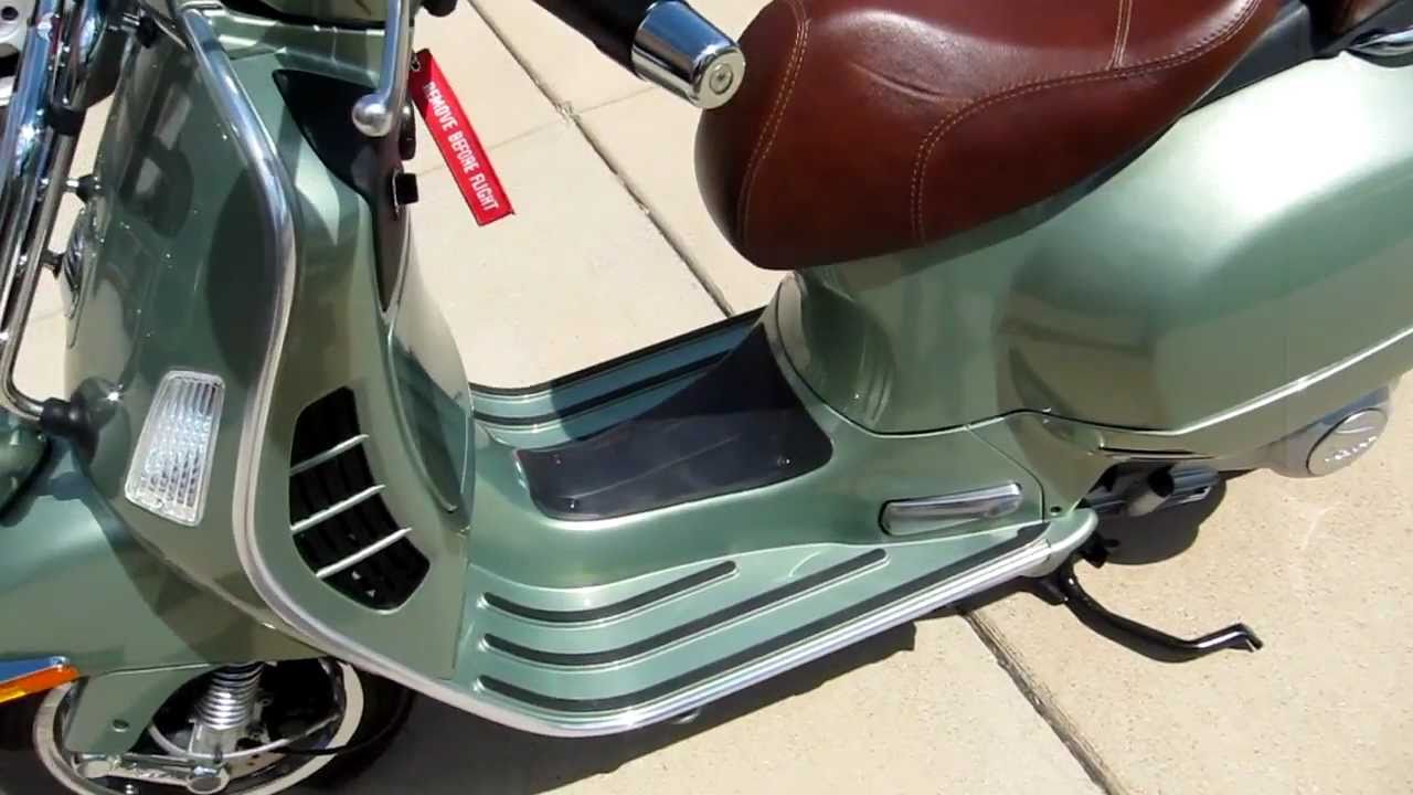 USER REVIEW of VESPA GTV 300 *** GTS Differences Outlined In Video Info Below ***