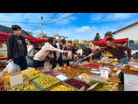 Bustling Suburban Market in Yunnan: Snacks & Premium Dried Beef