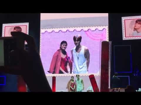 171130 Jaejoong is such a gentleman ❤️ #JAEJOONGINMANILA