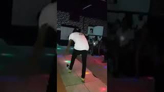 Dladla Mshunqisi ft DJ Target no Ndile "Cothoza" dance Video