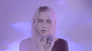 Kadr z teledysku ​​ocean eyes tekst piosenki Billie Eilish