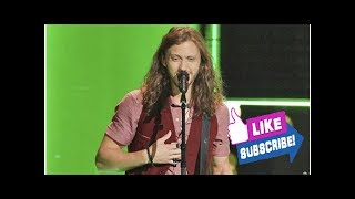 Brrr! Cody Ray Raymond goes from the North Pole to &#39;The Voice&#39; as he joins Team Kelly Clarkson [W...