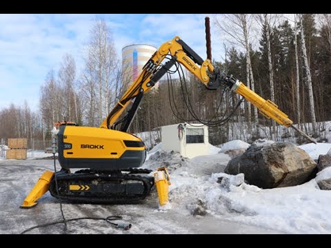 Brokk 500 drilling and splitting
