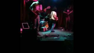Deerhoof - "panda panda panda"