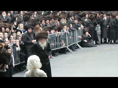 TOLDOS AHARON REBBES SON DANCING MITZVA TANTZ WITH HIS DAUGHTER  5779
