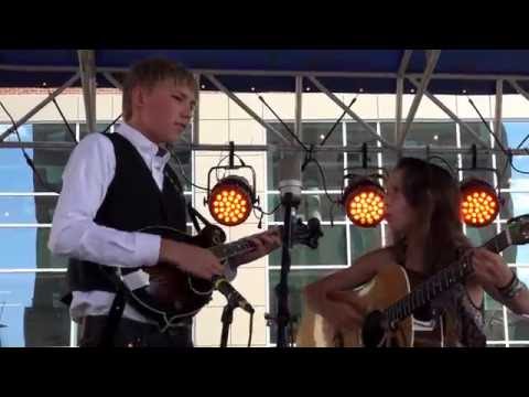 2016 IBMA Kids On Bluegrass - Rabbit In A Log