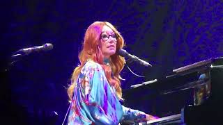 Oysters - Tori Amos - Rochester, NY - May 18, 2022
