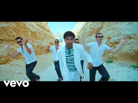 Vinnaithaandi Varuvaayaa - Omana Penne Video | A.R. Rahman | STR