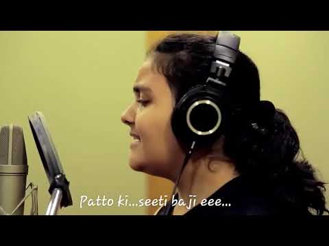 Chaddi pehan ke phool khila hai