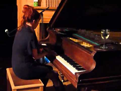 Lorna Stevens - "Cometa"