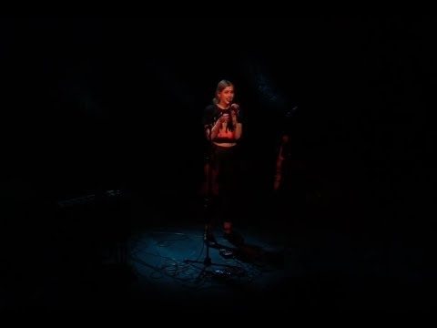 Vilma Jää luuppaa – Sipu tänne & La laulan (live) // Traditional Finnish herding calls & Rune song