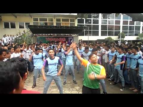 GOYANG CESSAR BY MURID SMK WARGA SURAKARTA