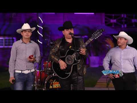 Los Juniors de Mexicali Ft. Grupo Arriesgado - Poncho el de Chacala (EN VIVO)