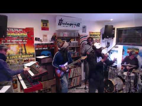 Live Session Watagwan #4  Koro Hideyoshi & The Wire " Inna Mi Bones "