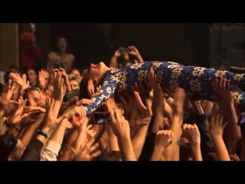 YELLE : Bête de scène et reine du dancefloor ( Complètement Fou Dance )