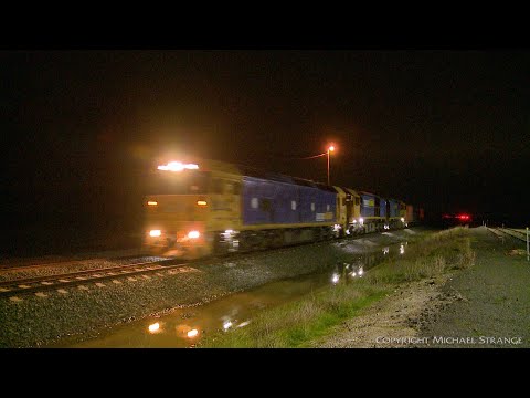 7901V Mildura Containers At Night - PoathTV Australian Trains & Railways