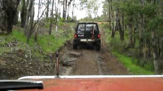 preview picture of video 'Mitz in Mud near collie 28th August 2011 Mitsubishi Pajero'
