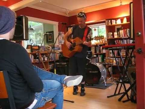 DEREK PARROTT  ~ LITTLE KITTEN  performed by Timothy Hull