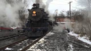 preview picture of video 'RBMN 425 CNJ 113 Double Headed Steam Locomotive Santa Special'
