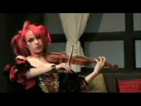 Emilie Autumn and her violin
