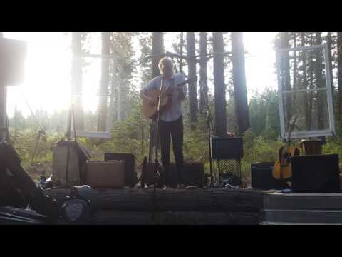 Matthew Jolliff performing at Twisted Pine in the Shasta Forrest