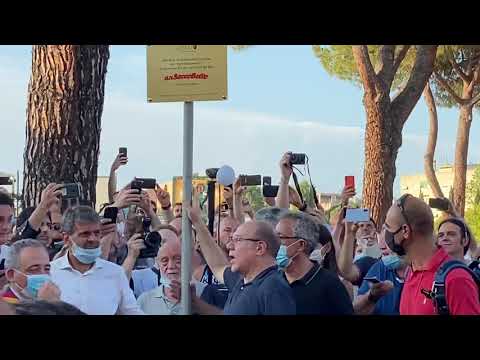 Verdone 💚 inaugura la targa "ar palo della morte".