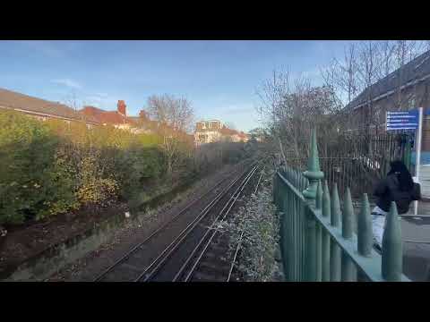 SWR class 444s coming out of Bournemouth and coming into Bournemouth 