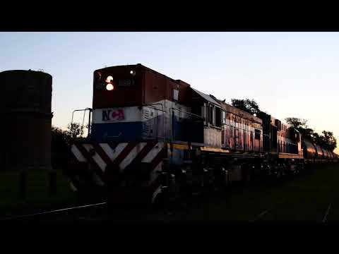 [4K] Tren cargado de NCA con destino a Rosario pasando por Marcos Juárez al atardecer!!!!!!