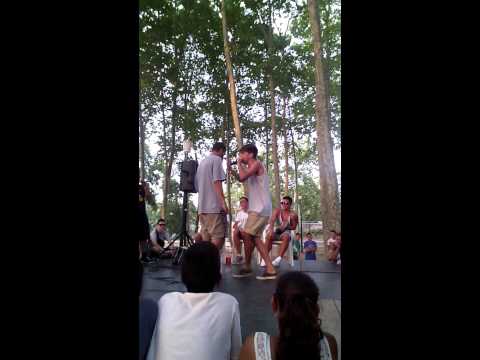 Niño diabolico vs Reizor