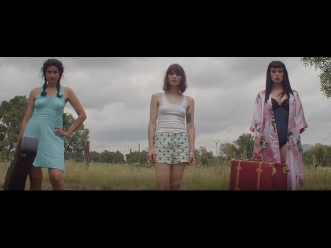 Tiburona - Sola y feliz.