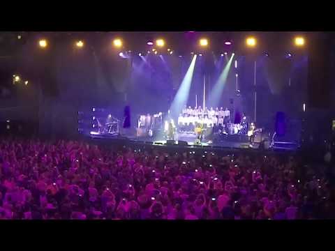 Anna K  a Mirai "Když nemůžeš, tak přidej" Forum Karlin 12 4 2018