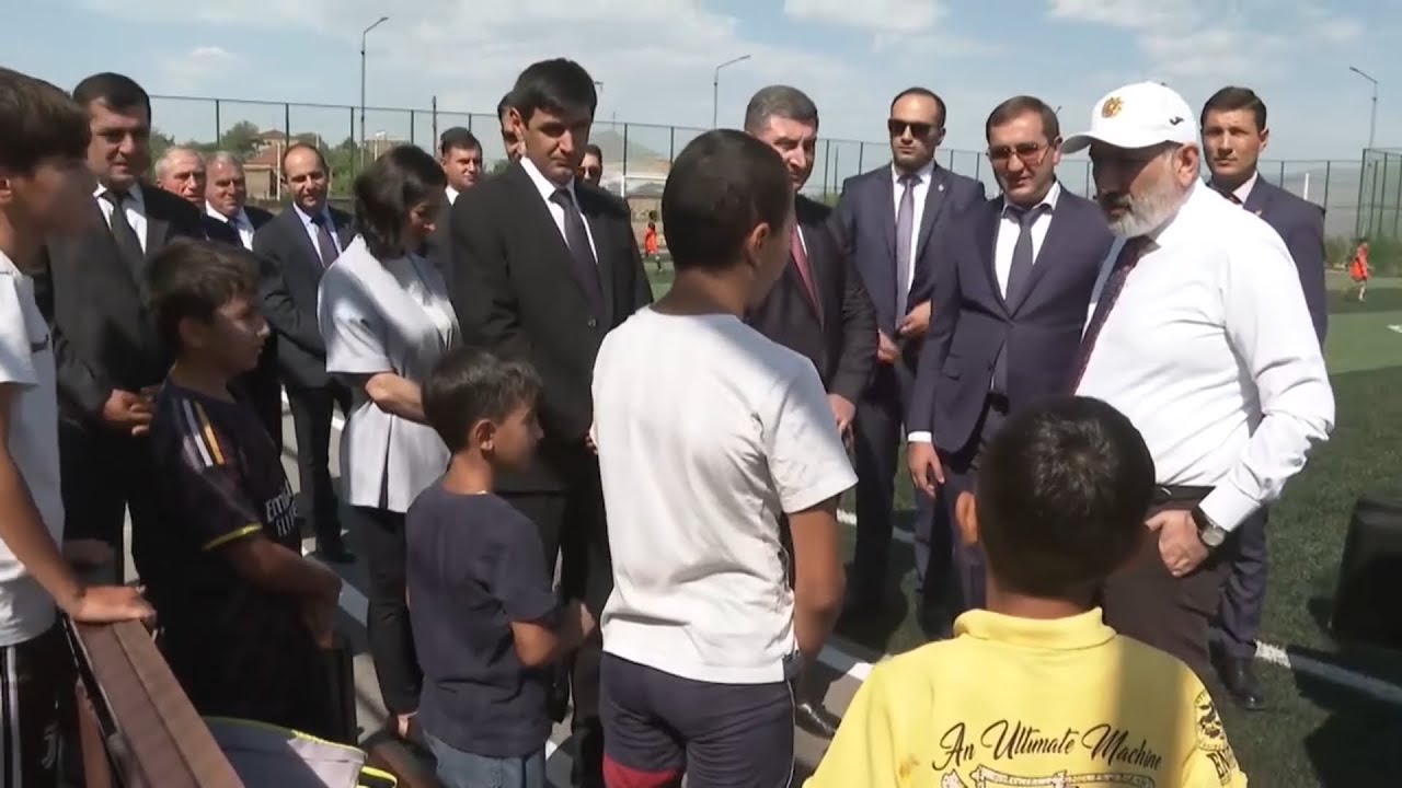 Երեխեք, ո՞նց ա, դուրներդ գալի՞ս ա․ Փաշինյանը Արագածոտնի մարզում է