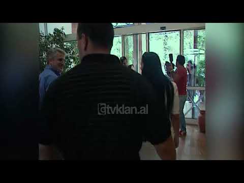 Nano rikthehet në Shqipëri, takohet me ish Ministrin e Mbrojtjes Majko-(20 Shtator 2005)