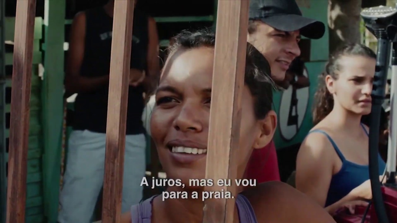 CRÍTICA | "Estou Me Guardando para Quando o Carnaval Chegar"