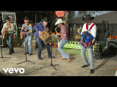 La Maquinaria Norteña, Los Huracanes Del Norte - Qué Tiene Él (En Vivo)