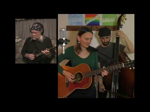 Heather Pierson Acoustic Trio — Singin’ (quarantine edition)