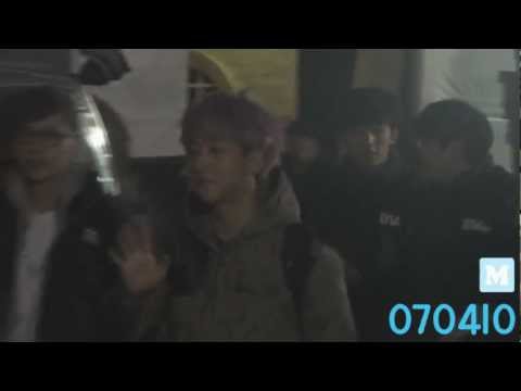 121216 인기가요 B1A4 바로 퇴근길