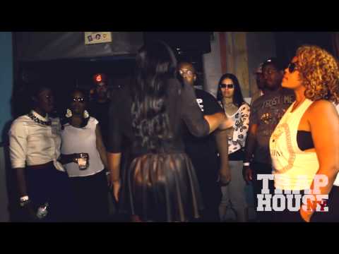 Karma Kane vs Ash Cash