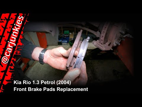 Kia Rio 1.3 Petrol (2004) - Front Brake Pads Replacement