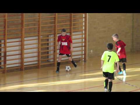 Turniej. 7.02.2016 Komorniki. Mecz UKS Orzeł Granowo - Orły Komorniki.